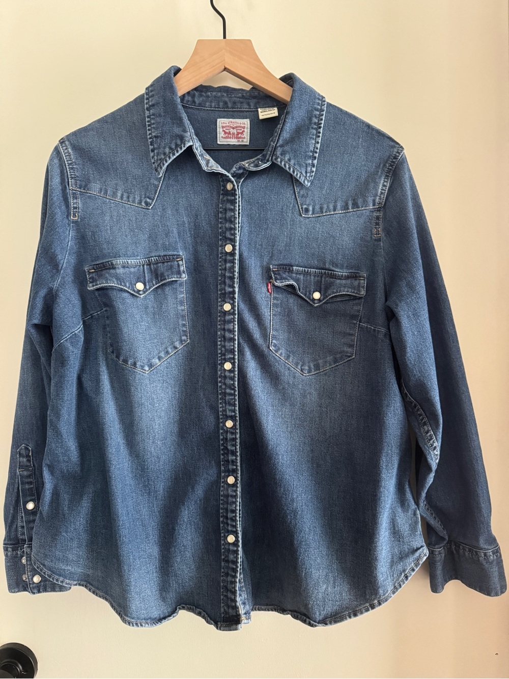 Levi's women’s stretch Denim Western snap Shirt 1x